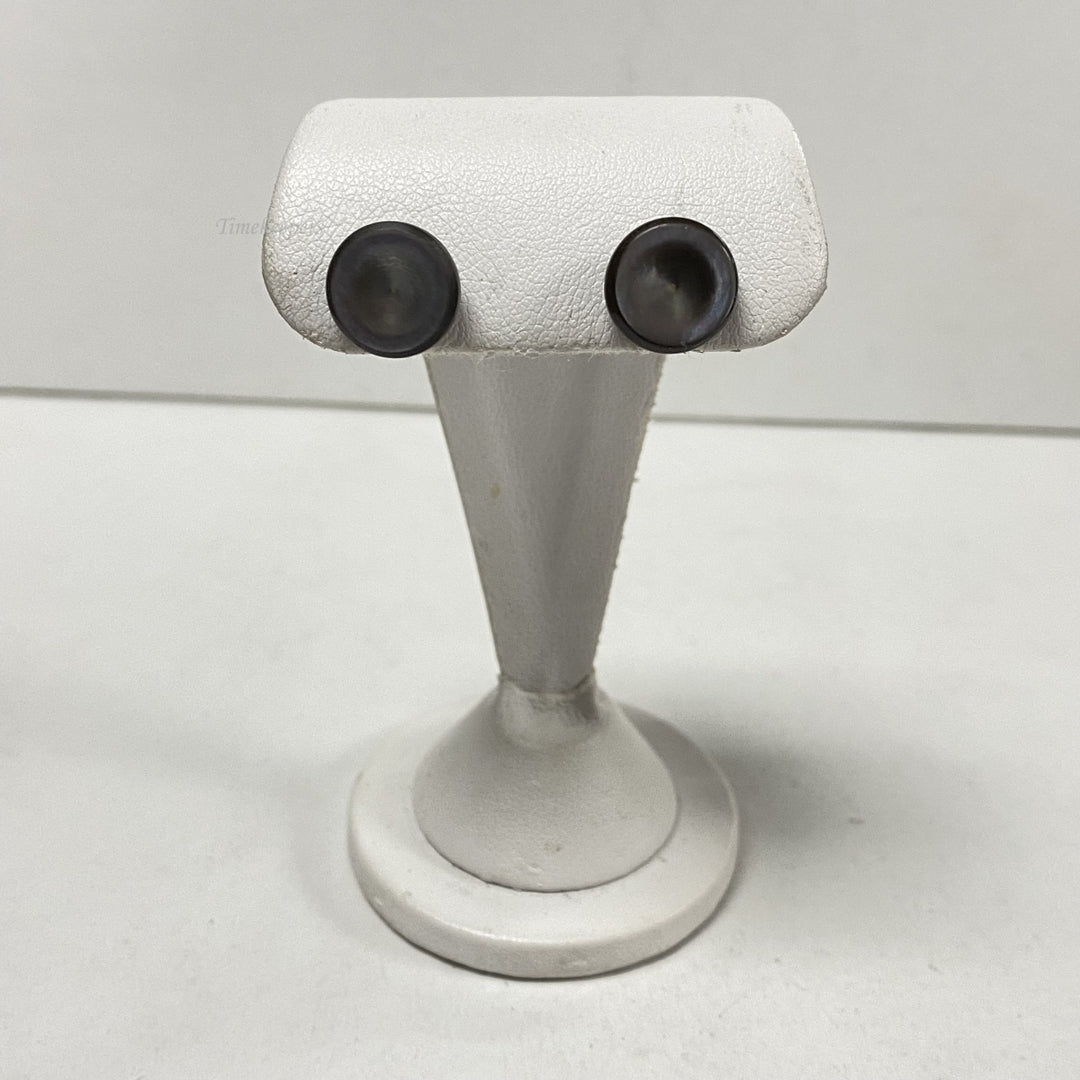 m079 Vintage 14K Gold Silver Tone Black Mother of Pearl Screw Back Earrings