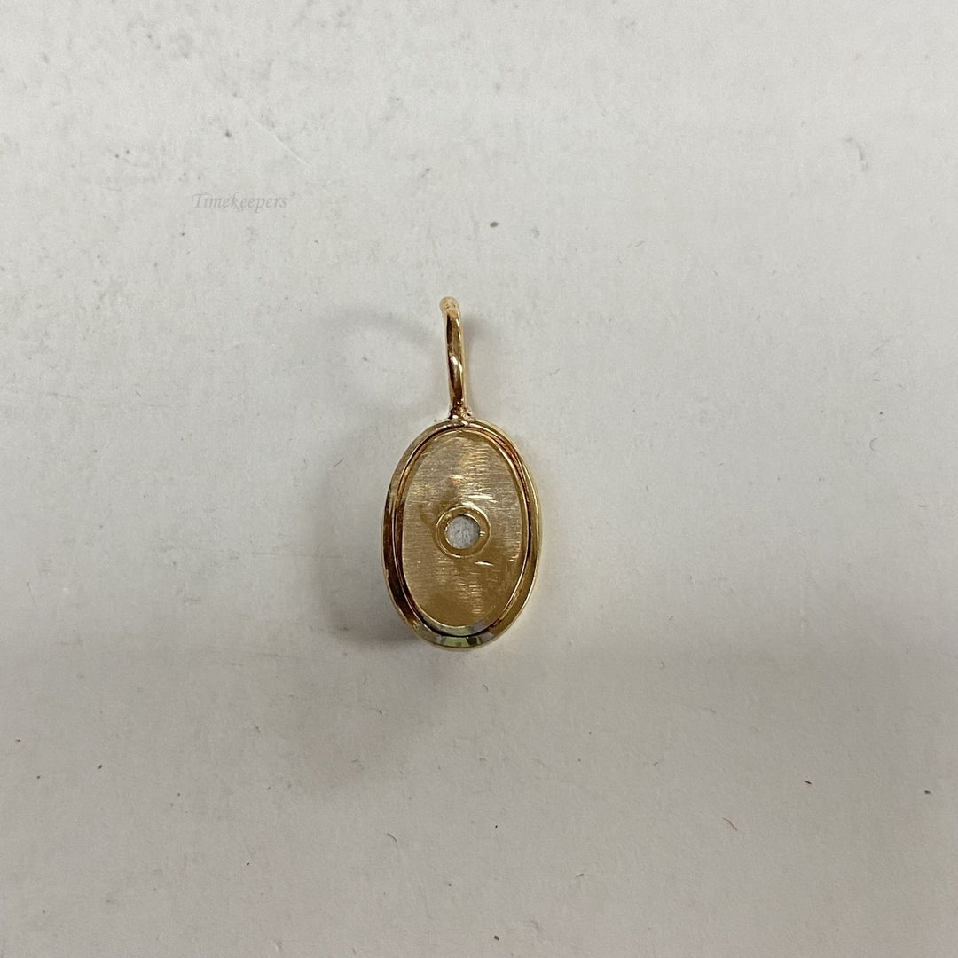 m085 Vintage Sterling Silver Oval Shape Black Shimmering Stone Charm Pendant