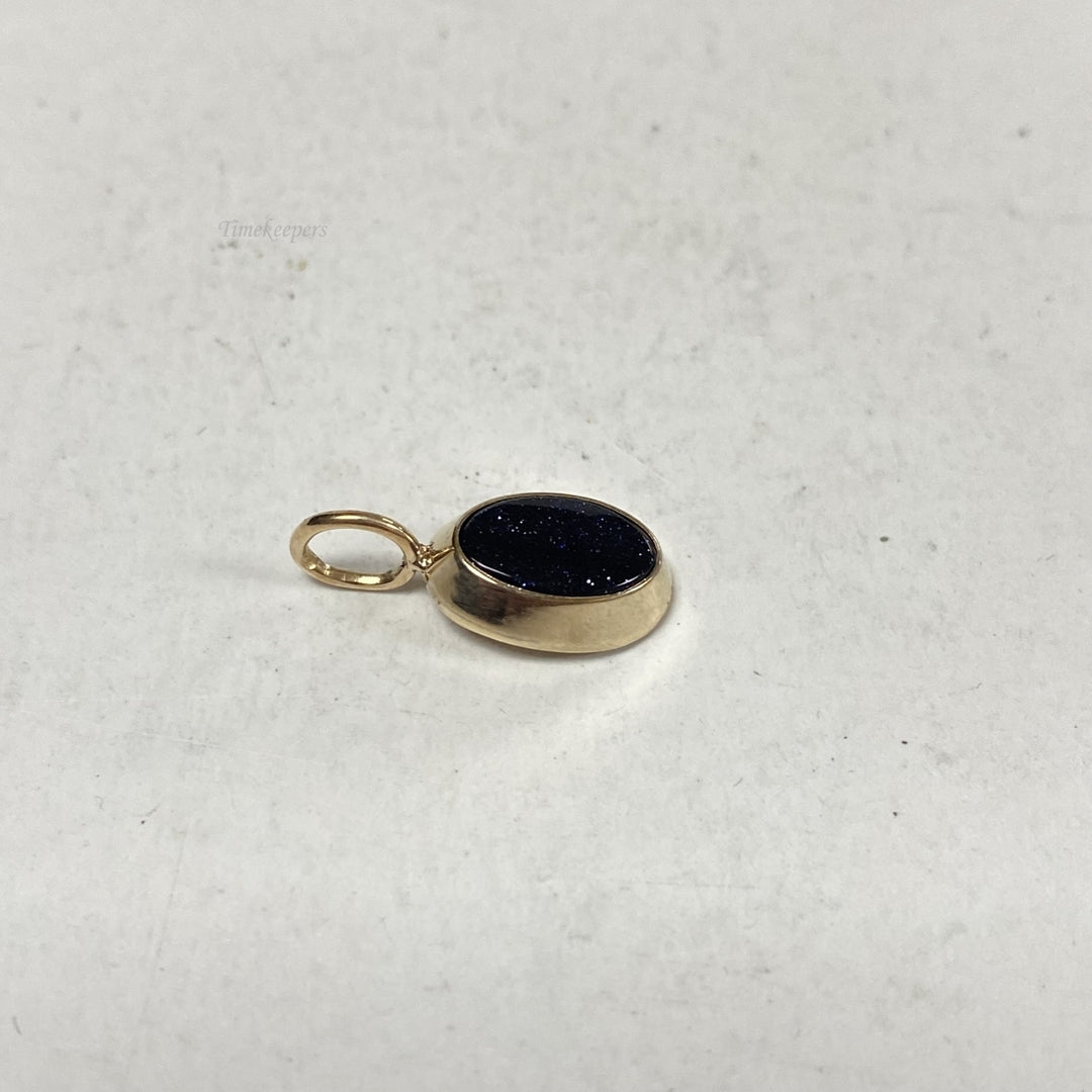 m085 Vintage Sterling Silver Oval Shape Black Shimmering Stone Charm Pendant