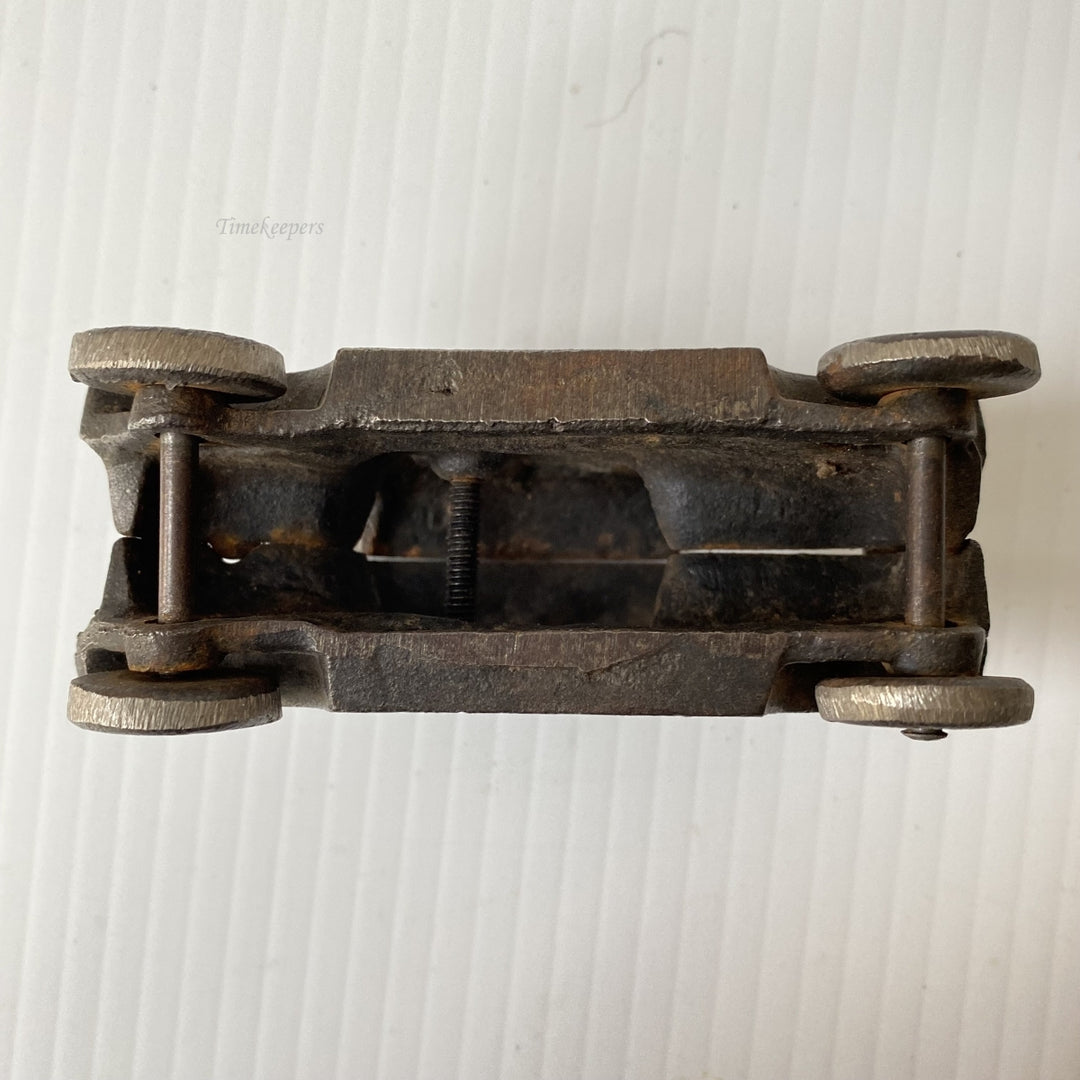 m106 Vintage Collectible Figurine Cast Iron Ford Car Paper Weight Rolling Wheels
