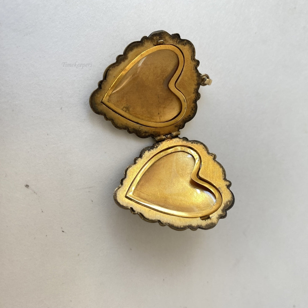 m166 Vintage Gold Filled Gold Tone Heart Locket Pendant
