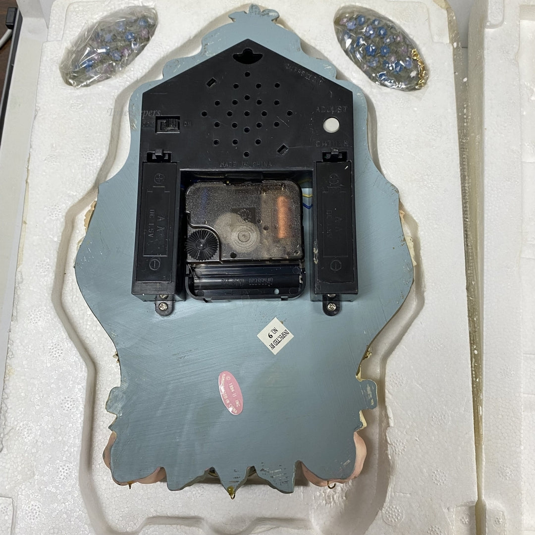 m195 Vintage Musical Cupids & Roses Miniature Wall Novelty Clock