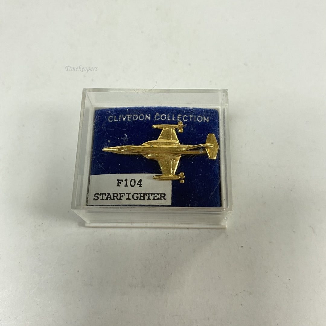 m317 Vintage Gold Tone Clivedon Collection F104 Starfighter Airplane Lapel Pin
