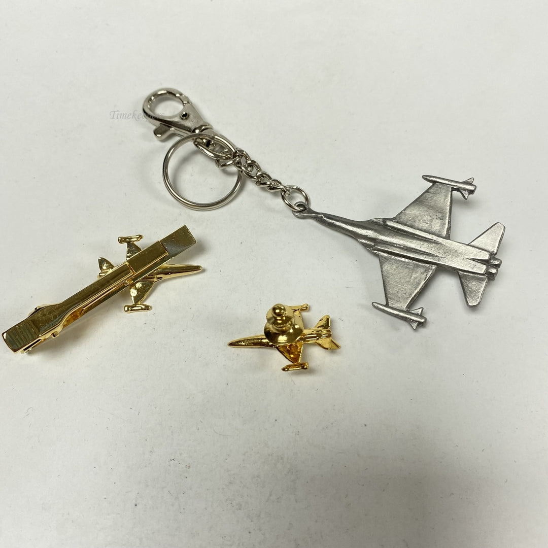 m318 Vintage Gold Silver Tone Airplane Lapel Pin Keychain and Tie Bar in Box