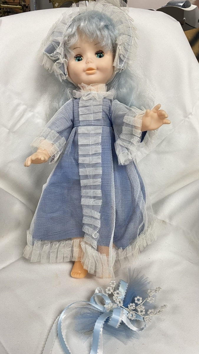 m417 Vintage Soviet USSR Toy Wedding Car Doll Lapel Flower Hard Plastic 1970's