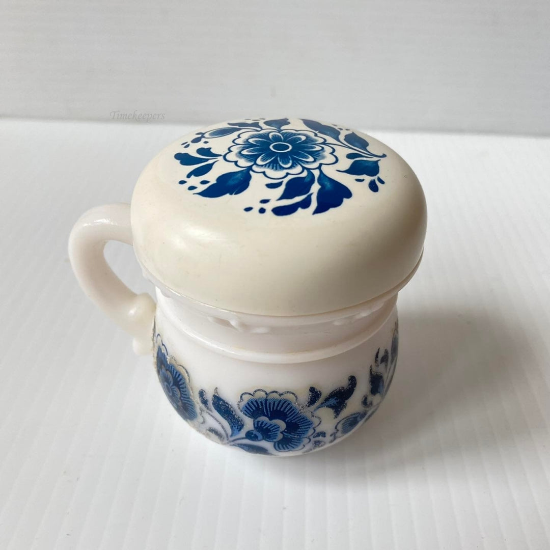 m445 Vintage Avon Delft Blue SSS Skin Softener 5 fl oz Floral Cup Container