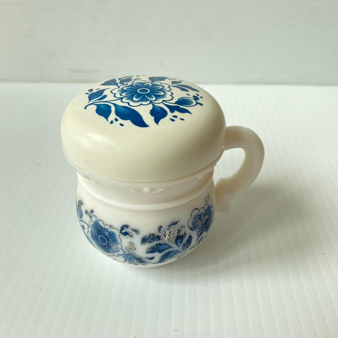 m445 Vintage Avon Delft Blue SSS Skin Softener 5 fl oz Floral Cup Container