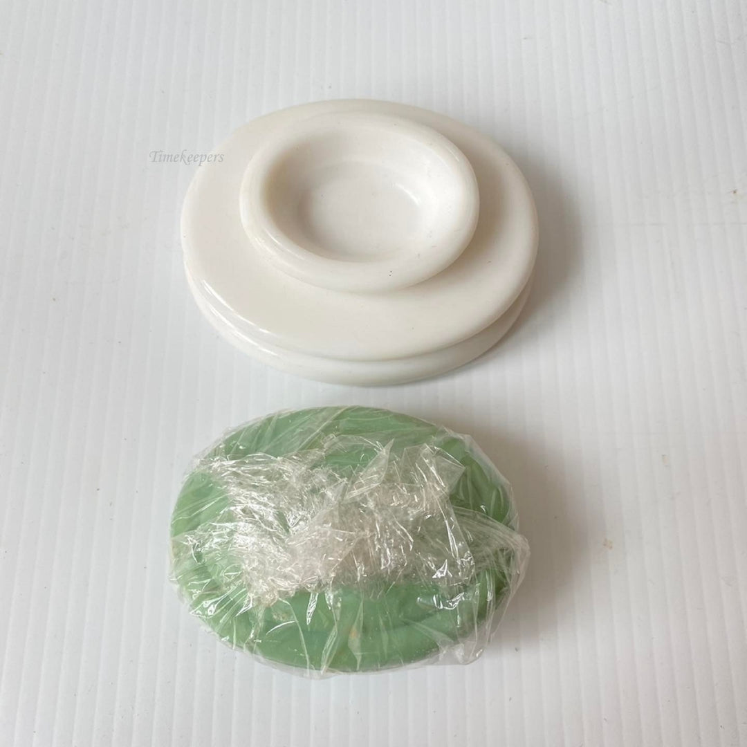 m487 Vintage Avon Collectible English Provincial Charisma Perfumed Soap & Dish