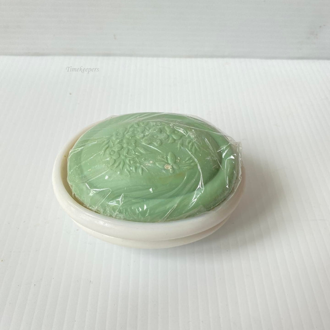 m487 Vintage Avon Collectible English Provincial Charisma Perfumed Soap & Dish