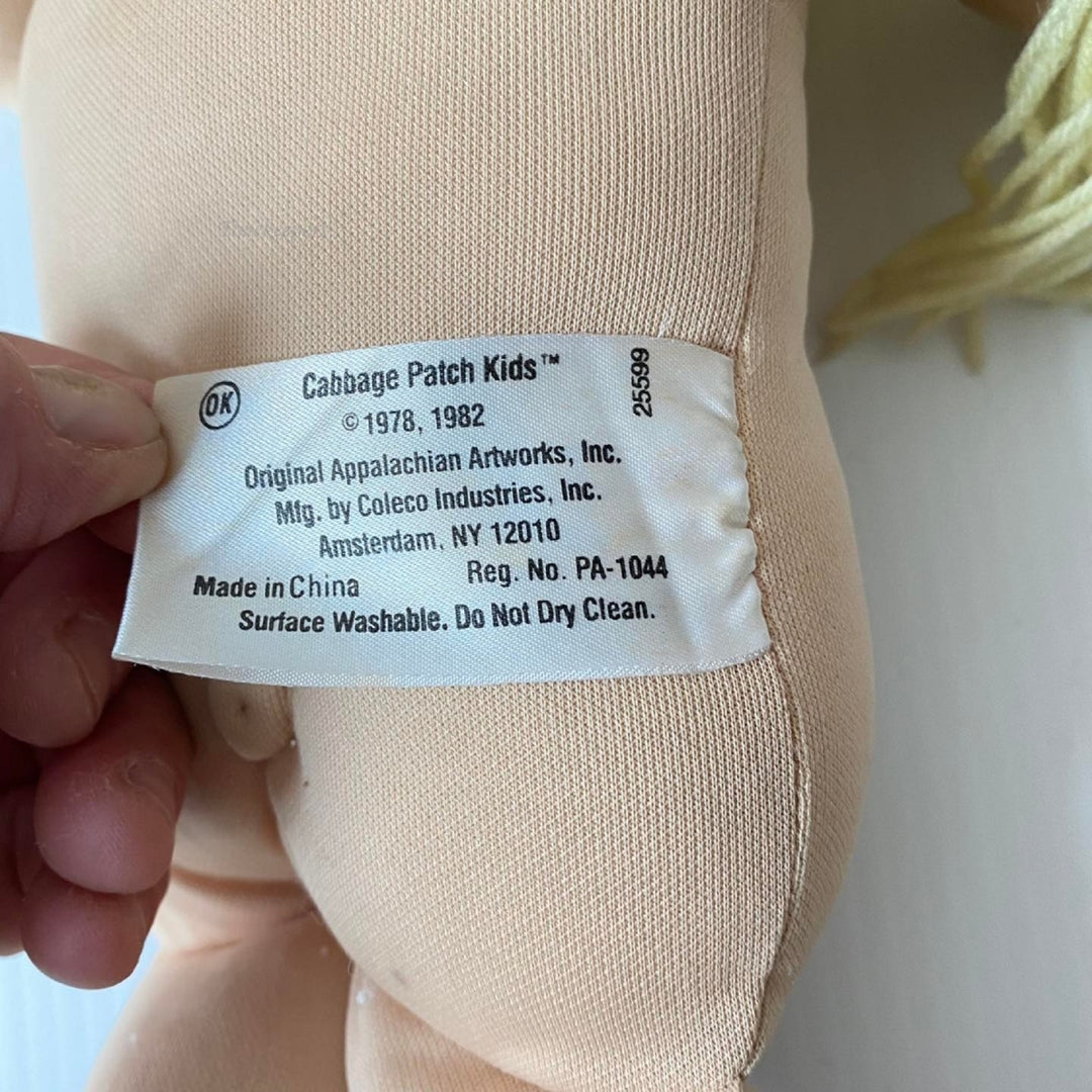 m550 Rare 1982 Cabbage Patch Doll Soft Body Loop Hair Signed by Xavier Roberts