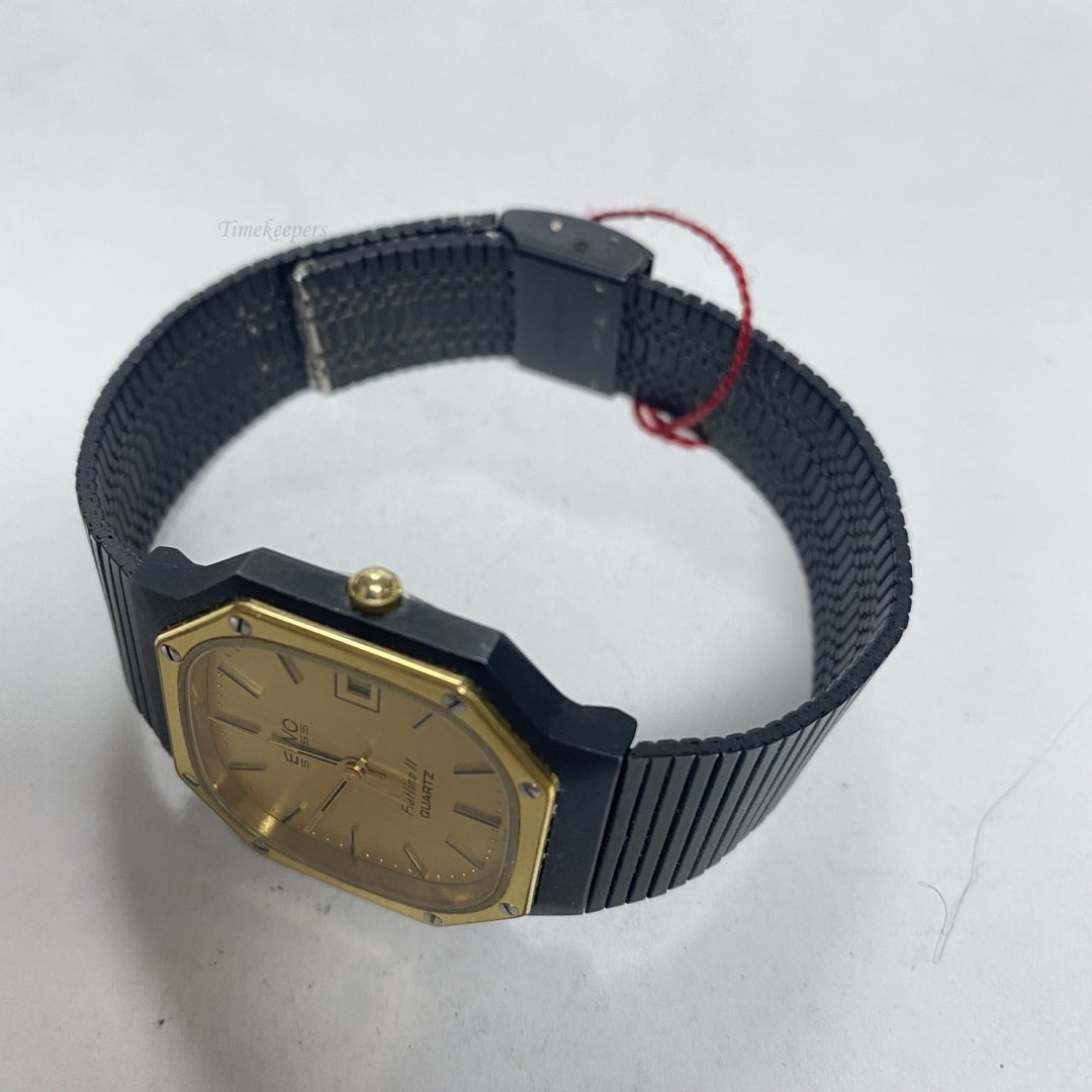 m666 Vintage BWC Swiss Flatline 11 Gold Tone Quartz Men's Wrist Watch