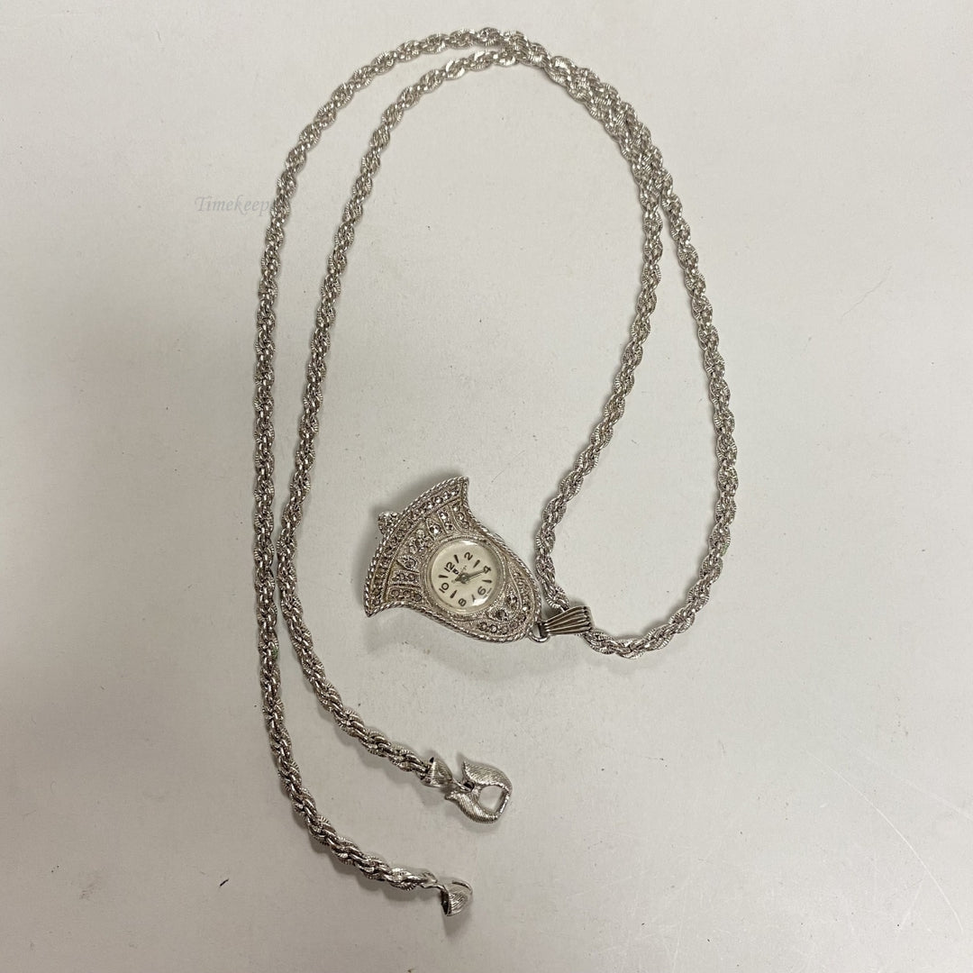 m671 Vintage Sovereign Swiss Made Silver Tone Pendant Watch on 26" Long Necklace