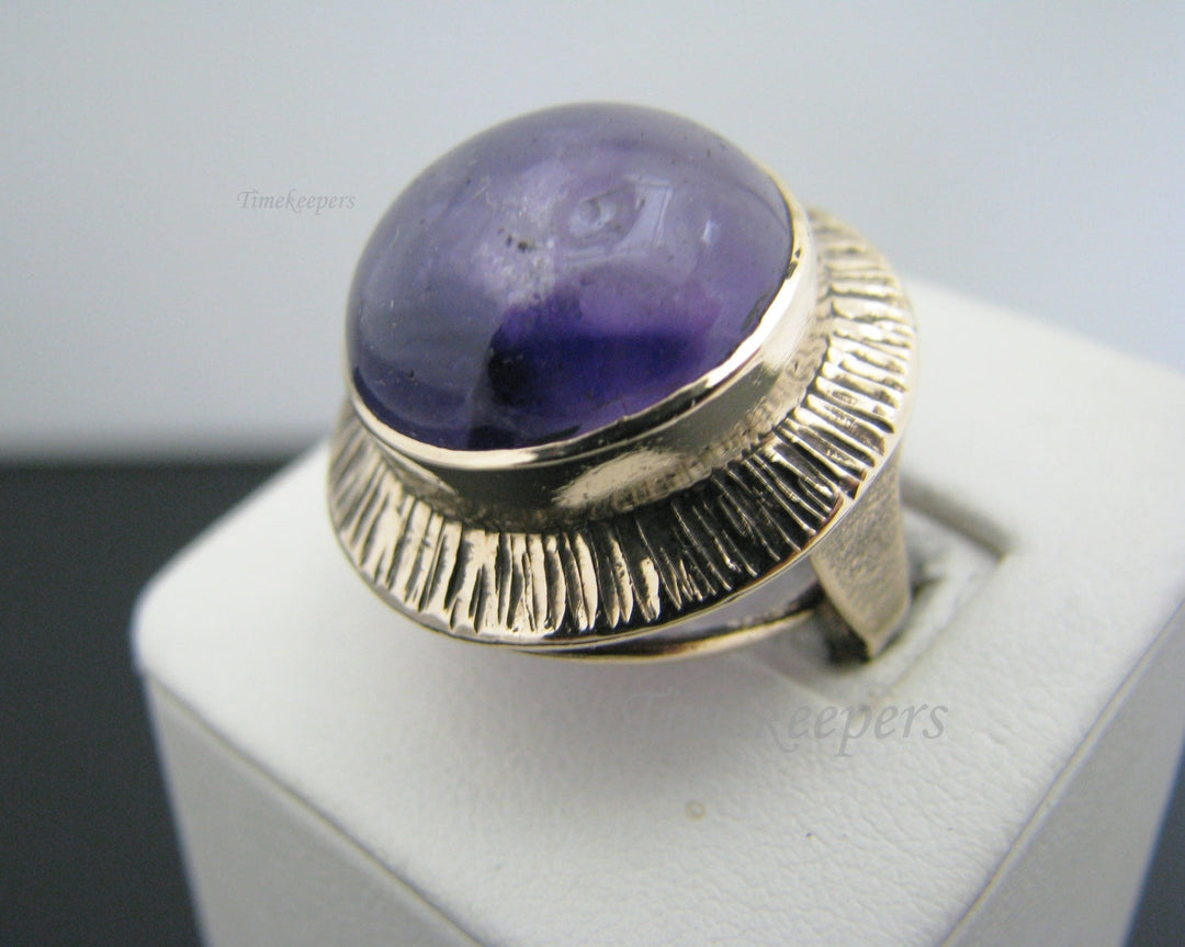 a801 Unique Vintage 9 k Yellow Gold Ring with Large Purple Stone