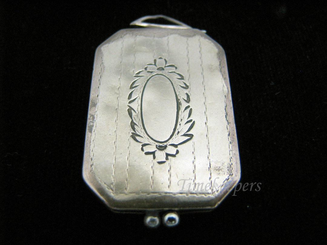 a746 Lovely Rectangle Vintage Gold Filled Locket