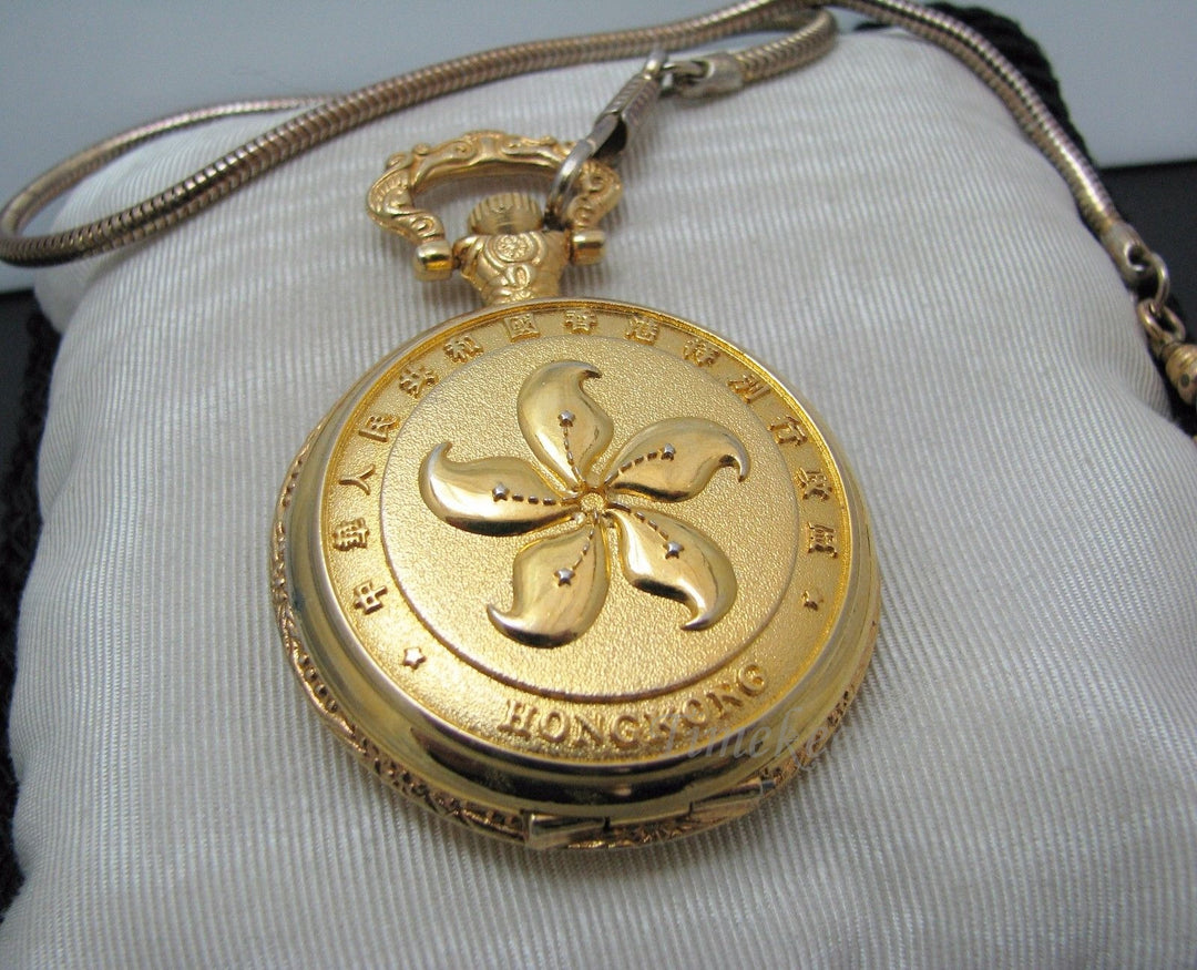 c089 Delightful Gold Tone Special Srea Quartz Pocket Watch from Hong Kong