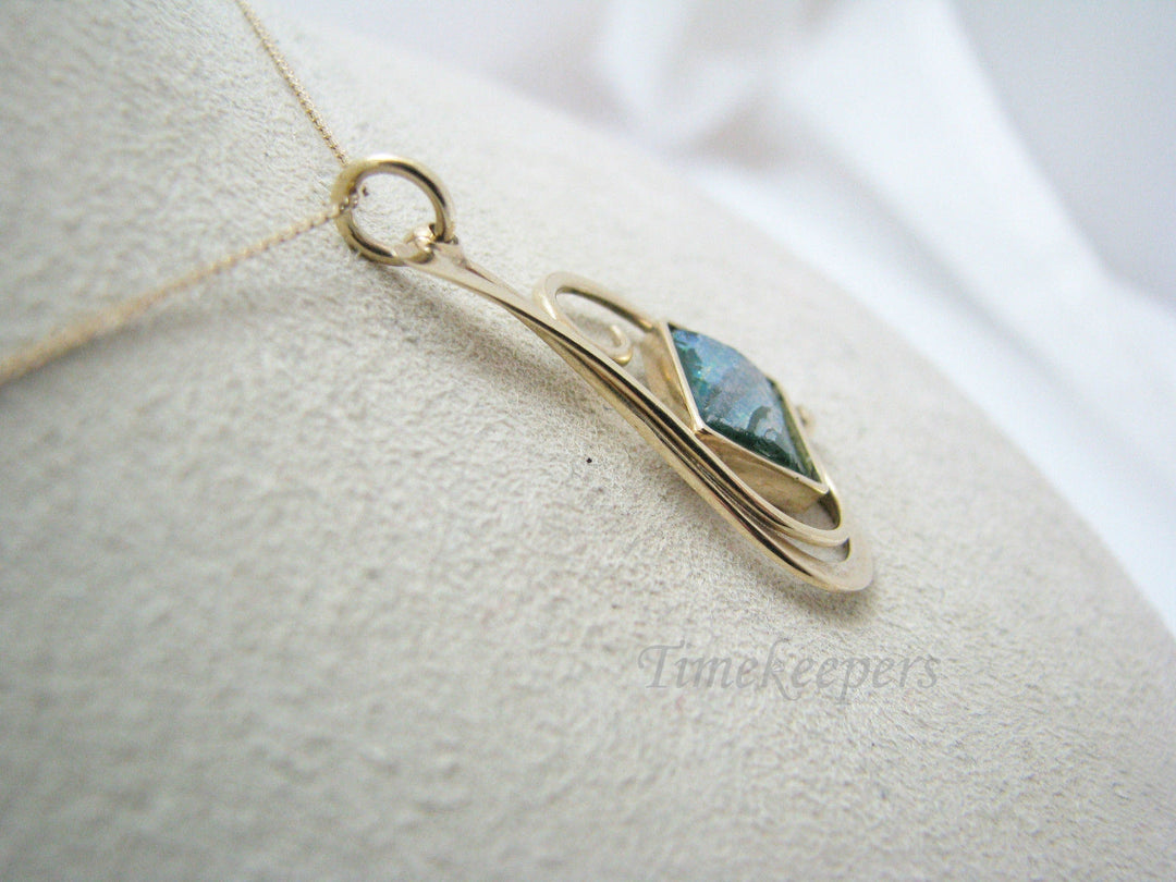 a965 Unique Cut Shell Filigree Pendant in 14k Yellow Gold with 14k Yellow Gold Chain