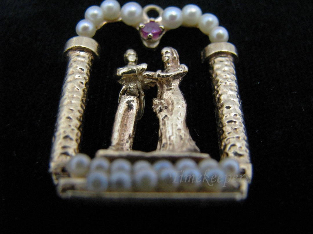 a737 Vintage 14k Yellow Gold Bride &amp; Groom Pendant with Ruby &amp; Small Pearls