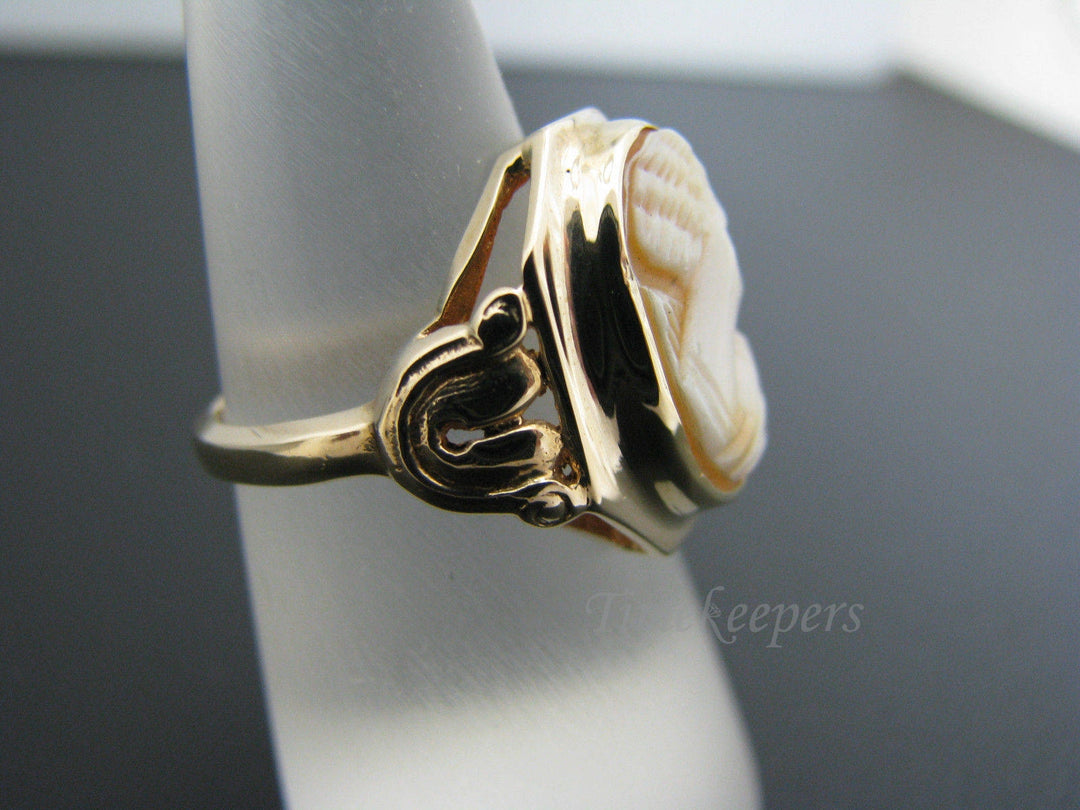 c618 Elegant Vintage 10k Yellow Gold Cameo Ring in Bezel Setting