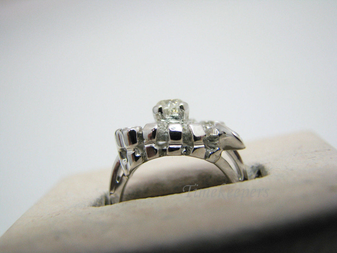 a517 Beautiful Diamond Cluster Ring Round Cut &amp; Baguettes 14k White Gold Sz 4.75