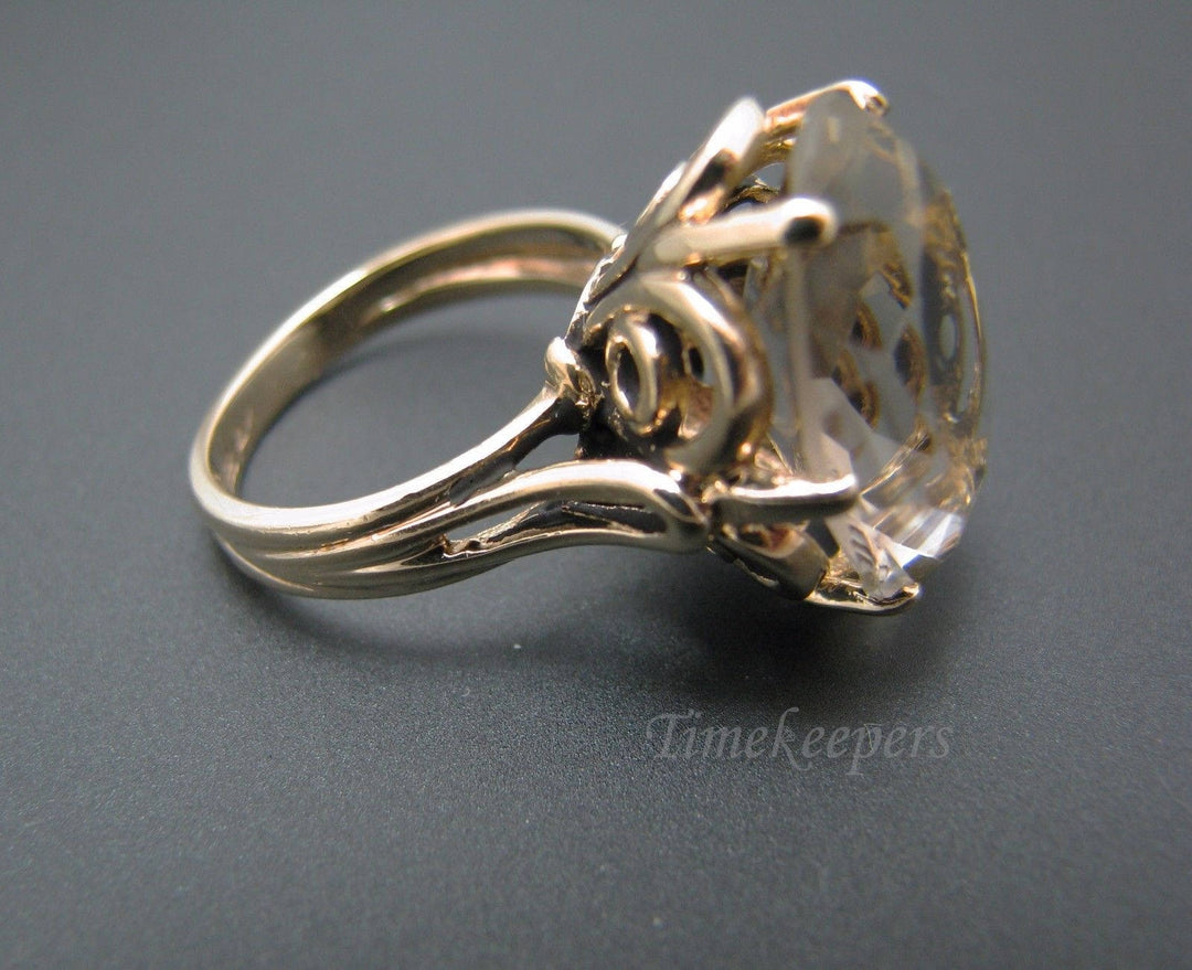 a400 Beautiful Large Oval Cut Garnet in a 14k Yellow Gold Ring