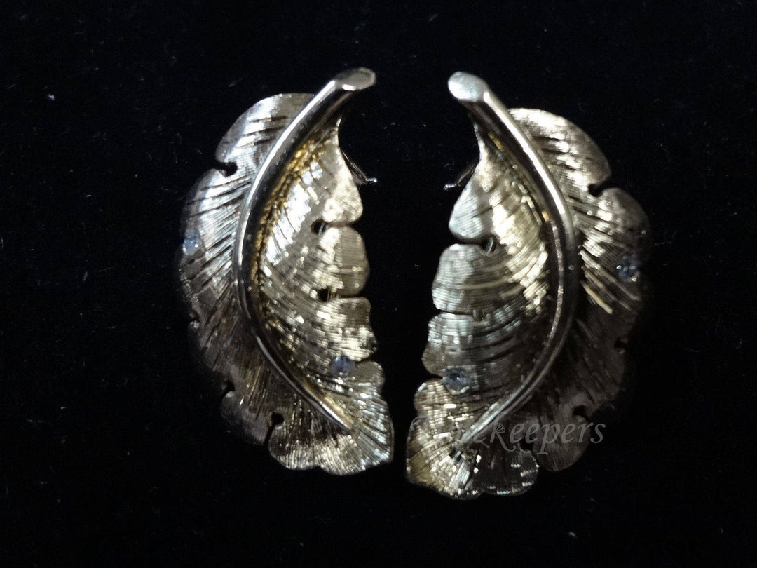 b040 Beautiful 14k Yellow gold Leaf Design Earrings With 4 small diamonds