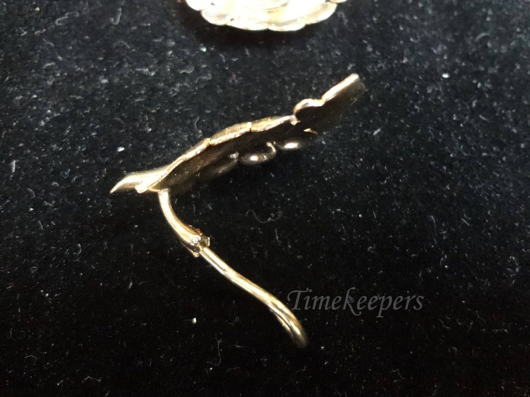 b040 Beautiful 14k Yellow gold Leaf Design Earrings With 4 small diamonds