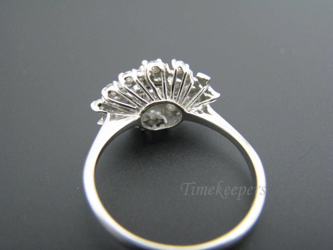 a346 Elegant Diamond Ring .40 ct Center Stone 18k White Gold Diamond Chips Sz 8