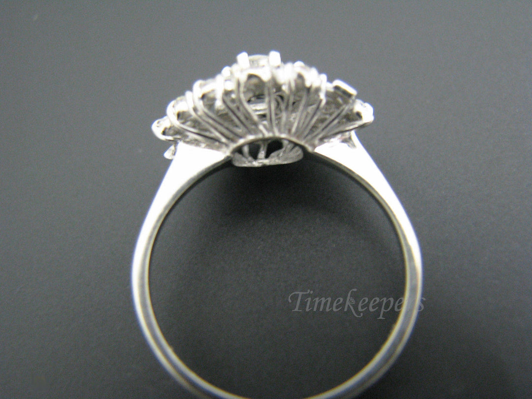 a346 Elegant Diamond Ring .40 ct Center Stone 18k White Gold Diamond Chips Sz 8