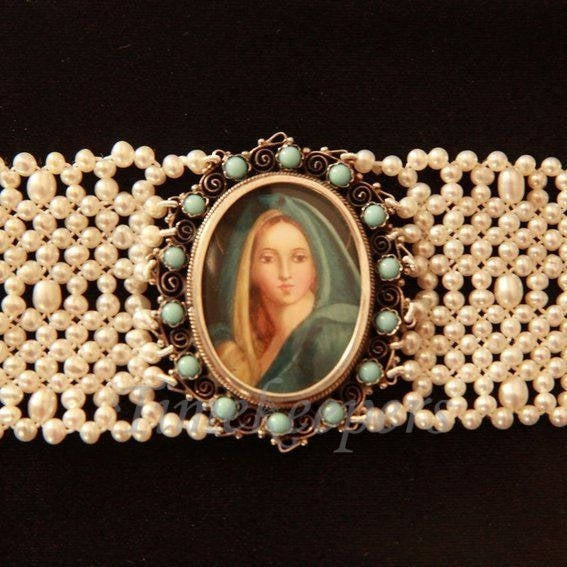 BRACELET Hand Made Virgin Mary Pearl Bracelet