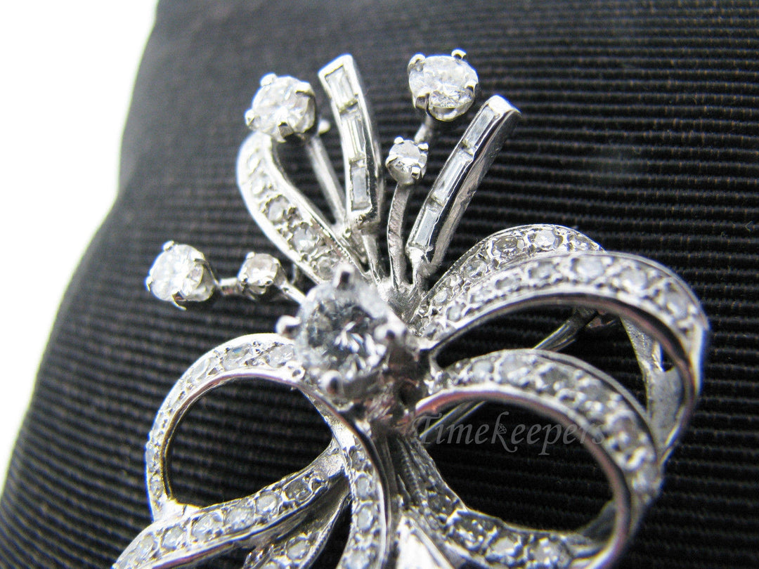 a501 Beautiful 14k White Gold Flowing Ribbon Brooch Pin Encrusted Diamonds