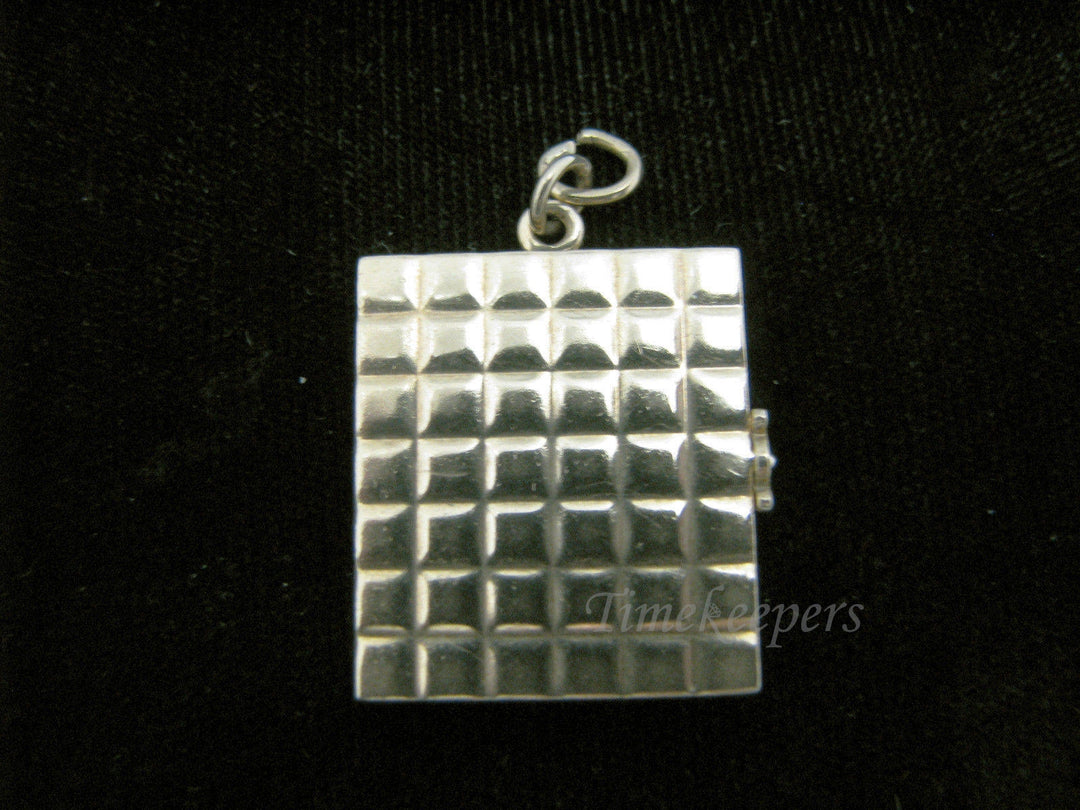 a761 Beautiful Book Style 14k Yellow Gold Locket with Reveal Boxes