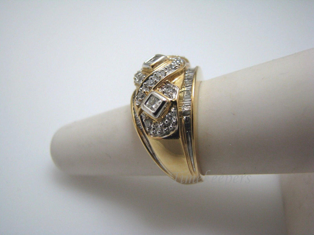 a806 Vintage Original Stunning Multi-Diamond Ring in 10k Yellow Gold