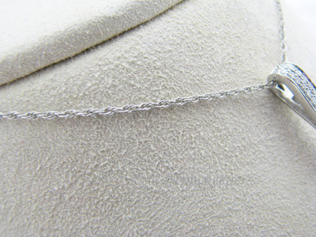 a376 Dazzling 14k White Gold Bar Pendant Necklace Encrusted Diamonds Down Front
