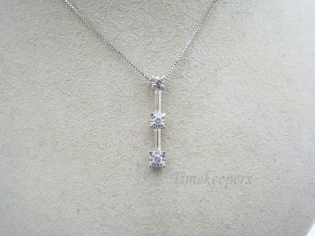 a383 Vintage Graduated 3 Diamond Pendant 10k White Gold & 14k WG Chain Necklace