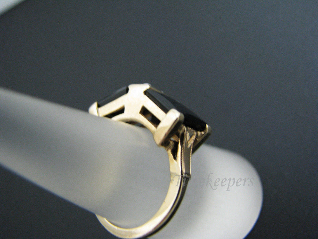 a332 Unique Vintage Black Onyx and Seed Pearl Ring in 10k Yellow Gold Size 5.75