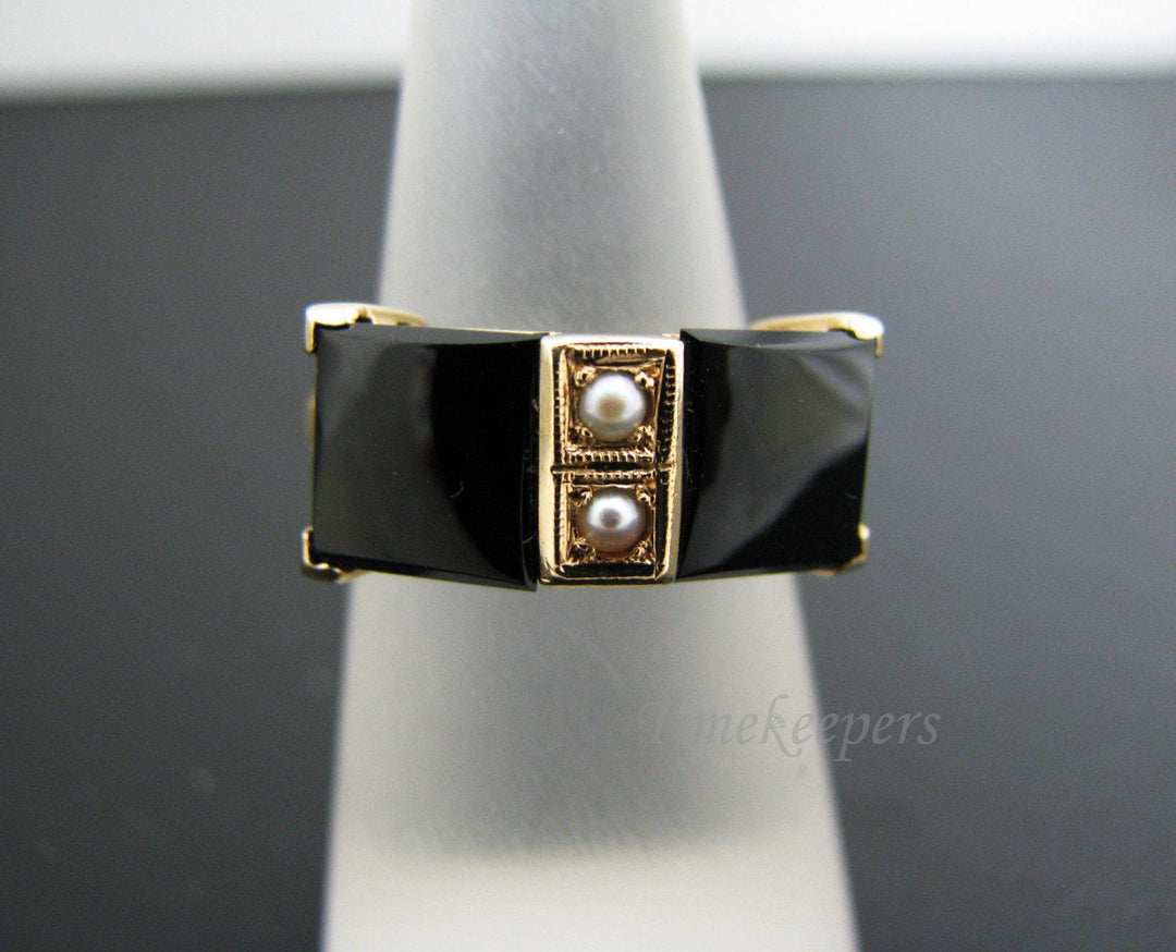 a332 Unique Vintage Black Onyx and Seed Pearl Ring in 10k Yellow Gold Size 5.75