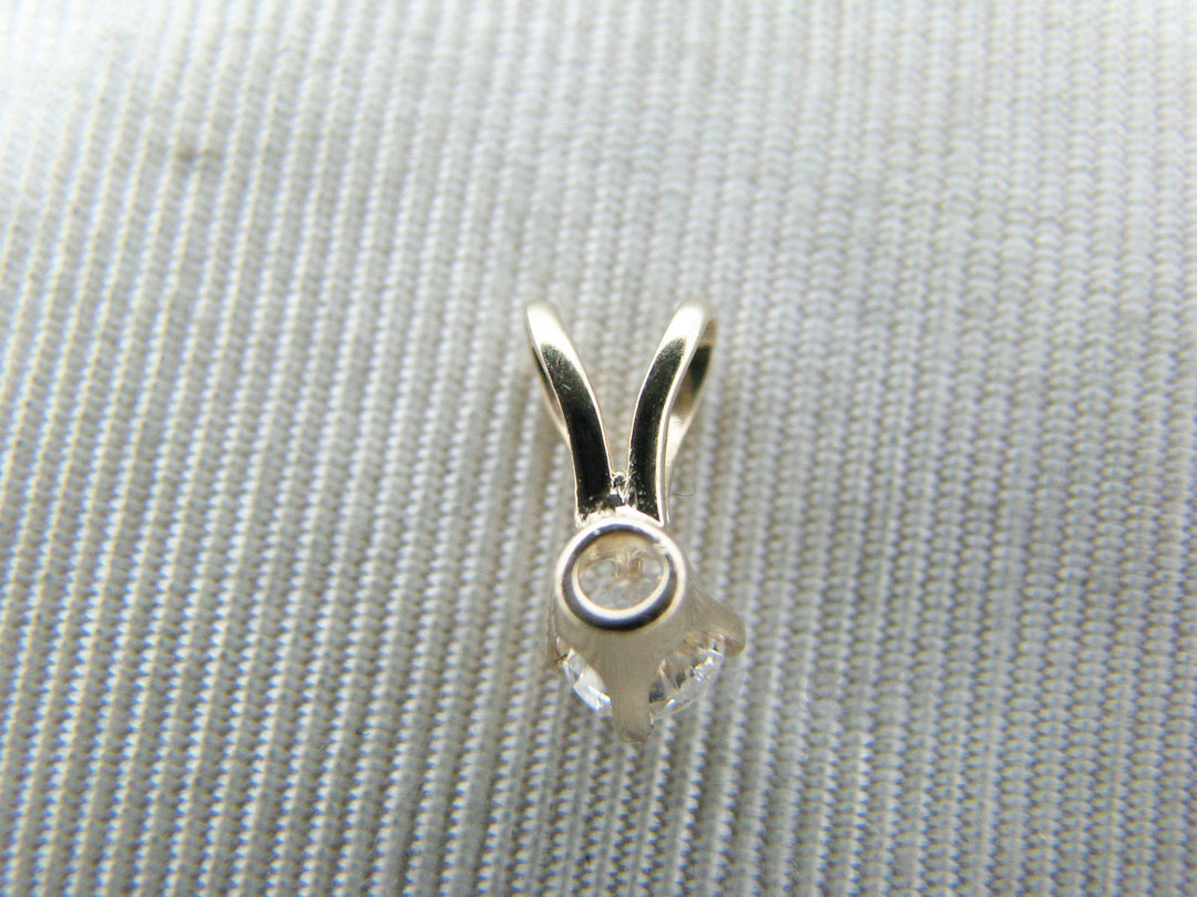 a997 Beautiful Split Bail Diamond Pendant in 14k Yellow Gold