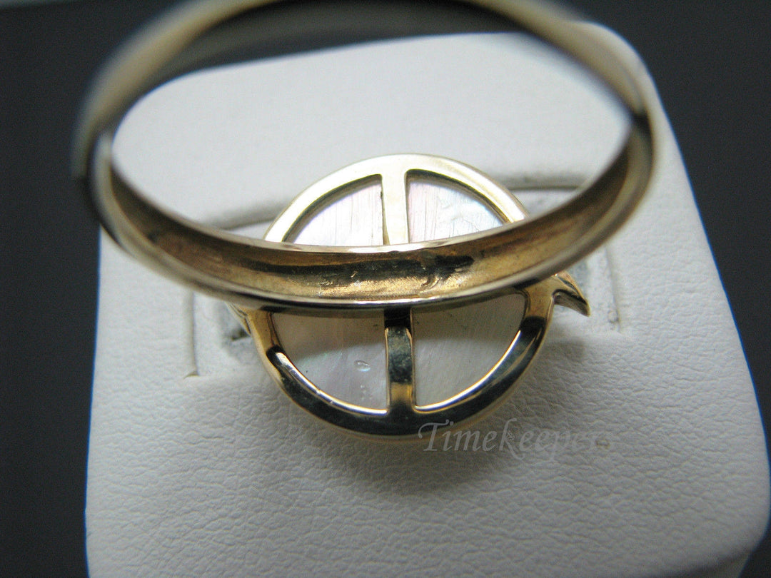 b042 Unique Mother of Pearl Ring in 8k Yellow gold