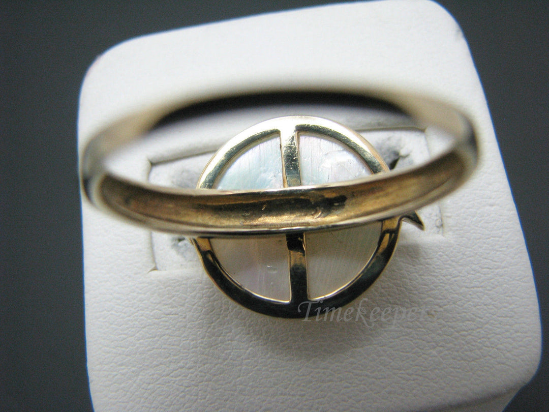 b042 Unique Mother of Pearl Ring in 8k Yellow gold