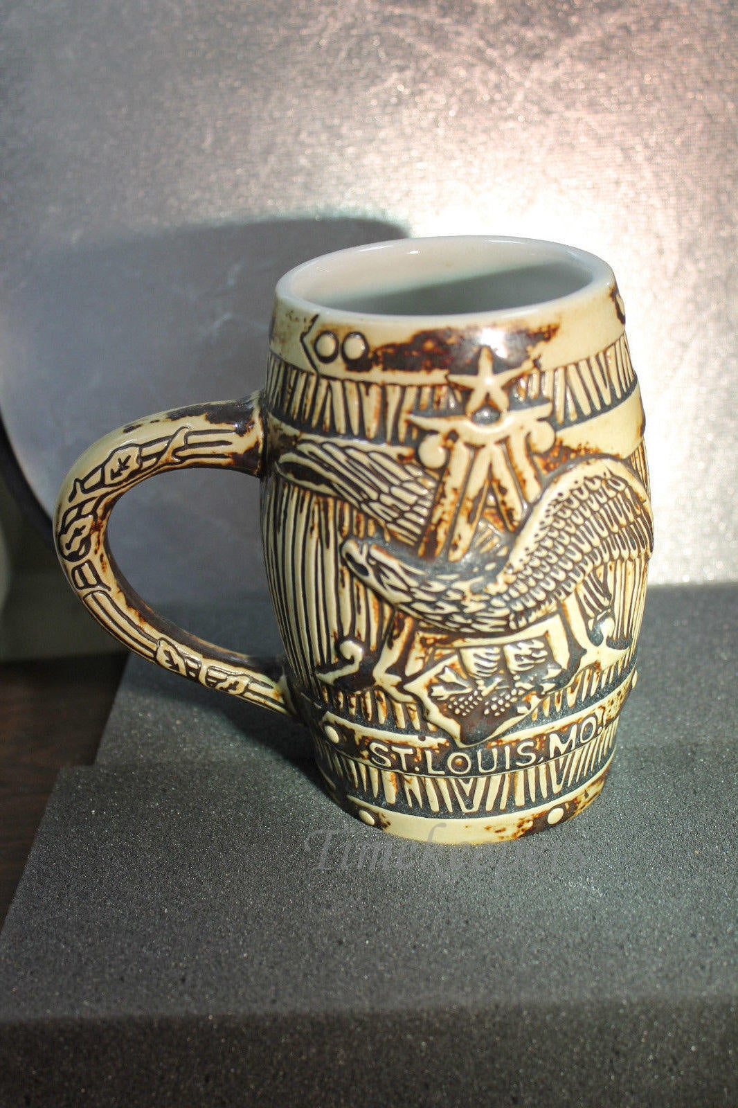 c669 Budweiser A and Eagle Barrel Stein Ceramarte