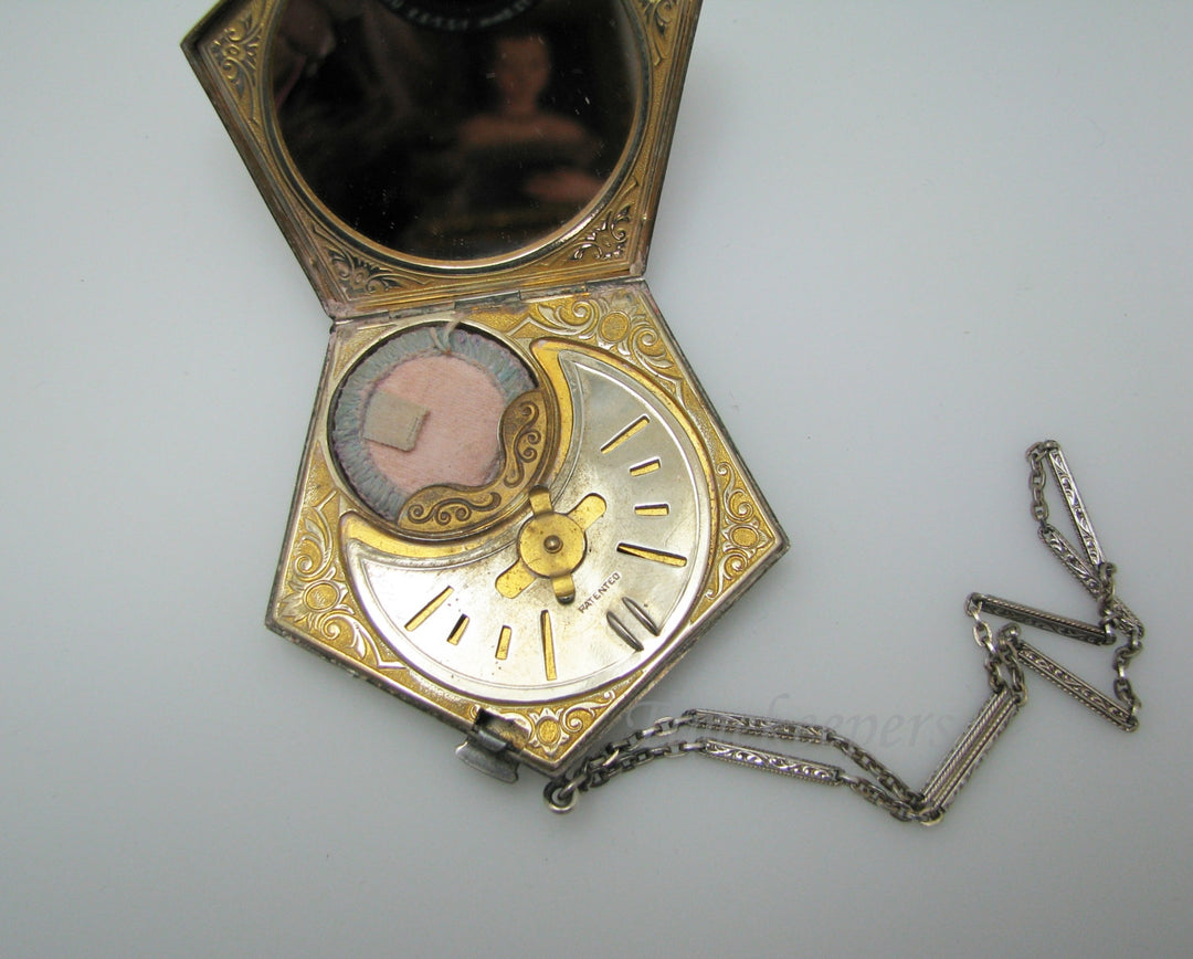 c002 Vintage Sterling Silver Wristlet Compact