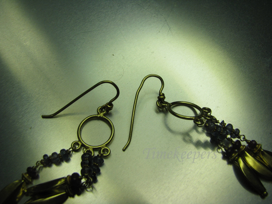 a786 Vintage 18k Yellow Gold Pierced Earrings with Amethyst and Garnet Stones