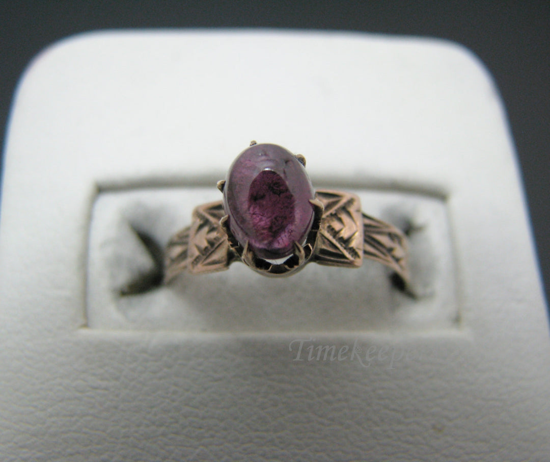 c405 Very Nice Vintage 10k Yellow Gold Ring set with a Purple Stone