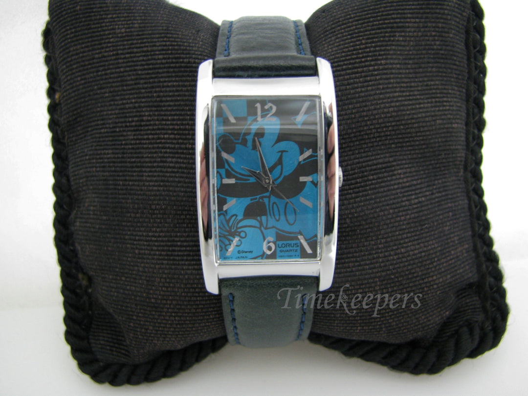 c205 Nice Lorus Quartz Mickey Mouse Watch