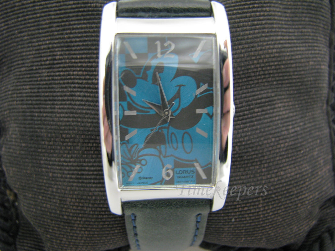 c205 Nice Lorus Quartz Mickey Mouse Watch
