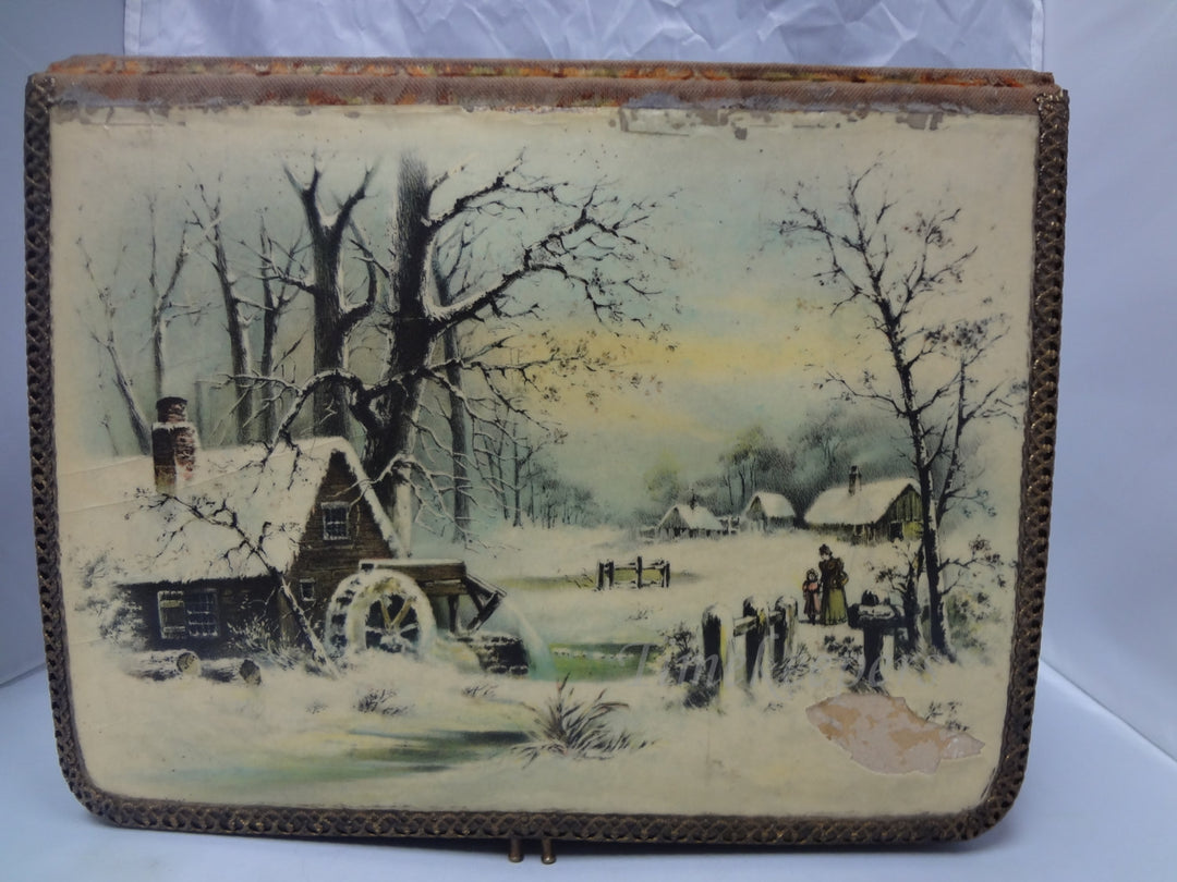 c672 Vintage Photo Album with Music Box