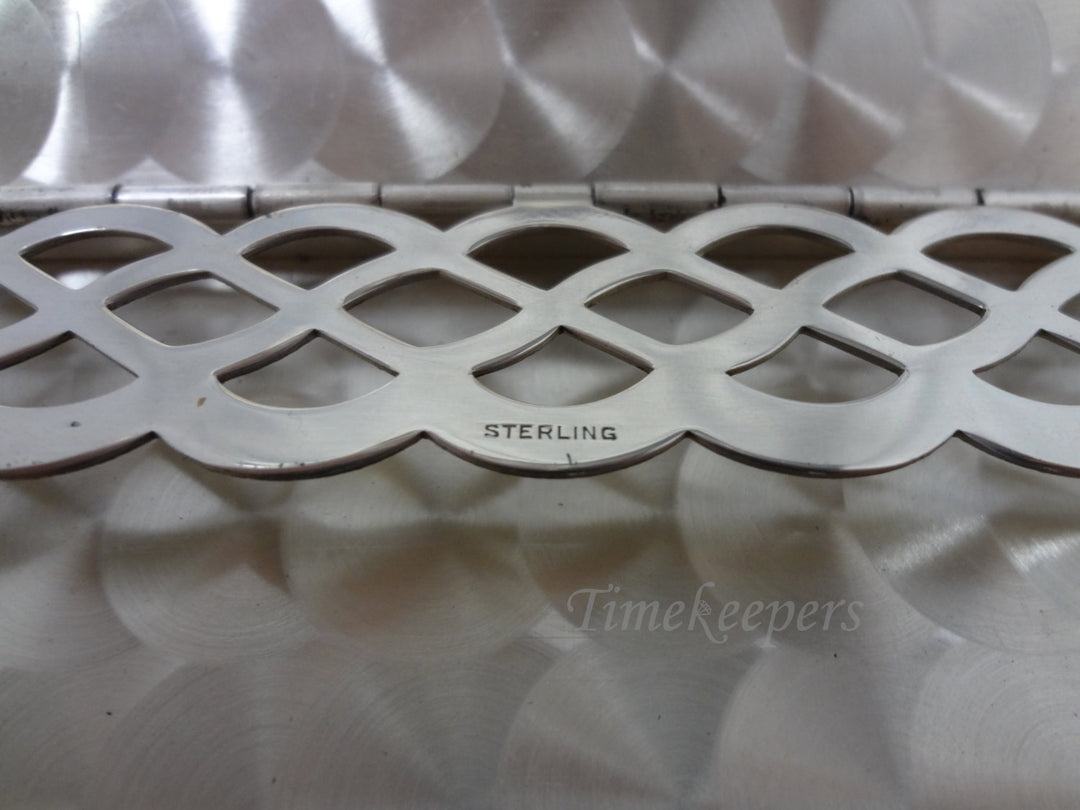 j151 1920's Etched Women's Cigarette Compact