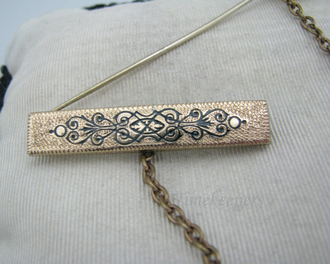 a1120 Beautiful Vintage 9k Yellow Gold Hat/ Shawl or Kilt Pin with Enamel
