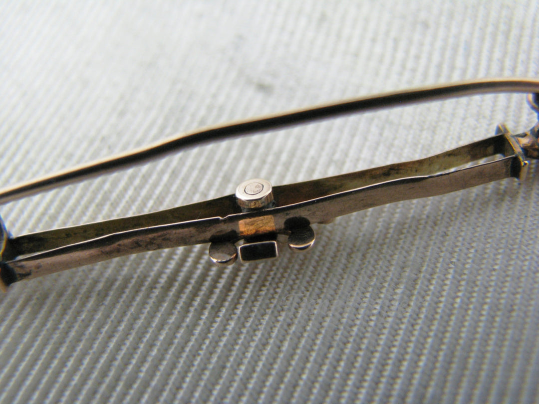 a1094 Beautiful Vintage Bar Brooch in 9k Yellow Gold with Rubies and Seed Pearls