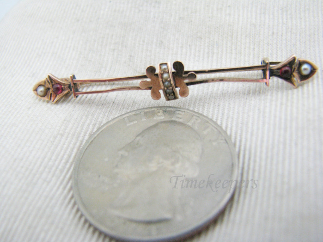 a1094 Beautiful Vintage Bar Brooch in 9k Yellow Gold with Rubies and Seed Pearls